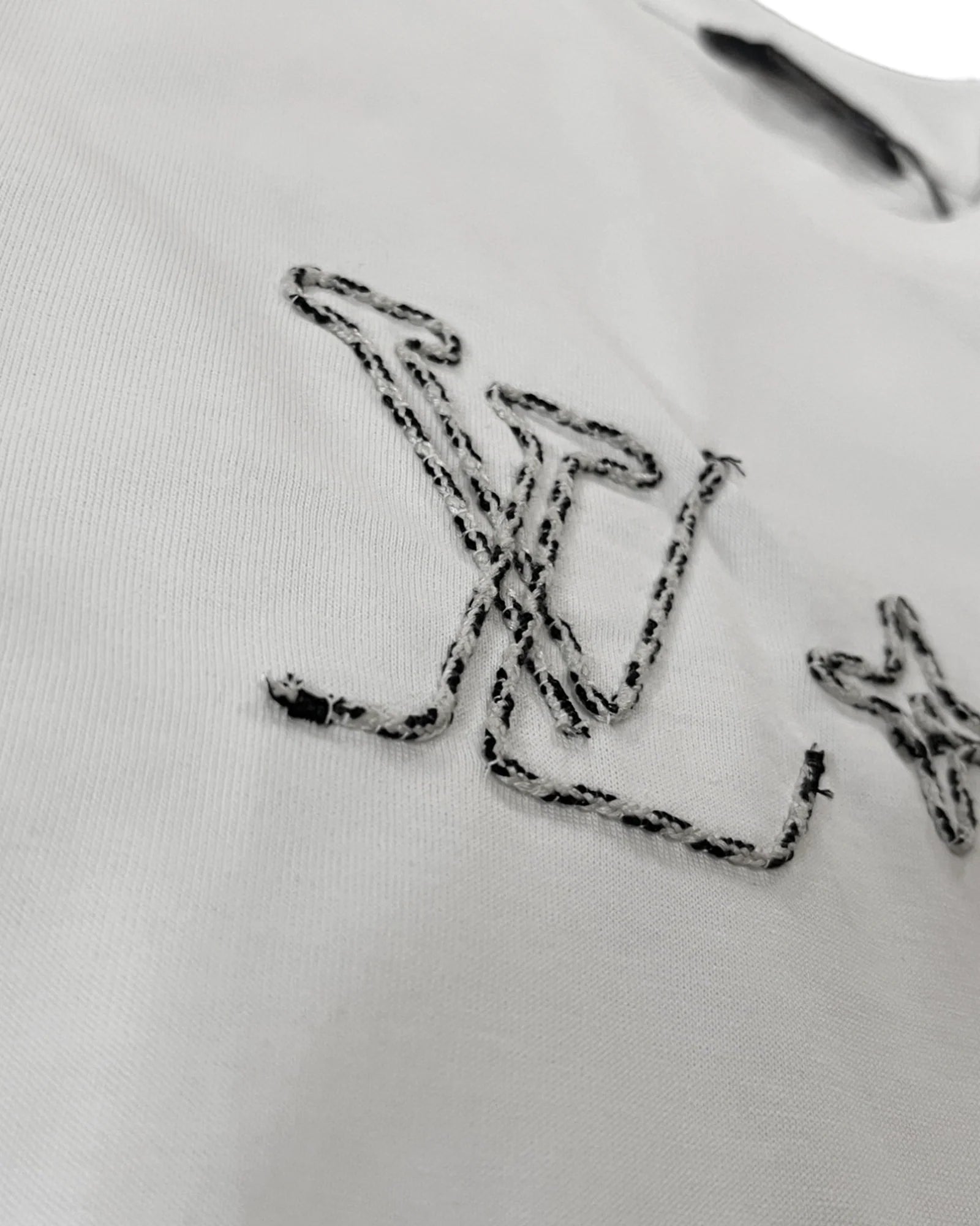 Louis Vuitton - Lovers Embroidery T-Shirt - White