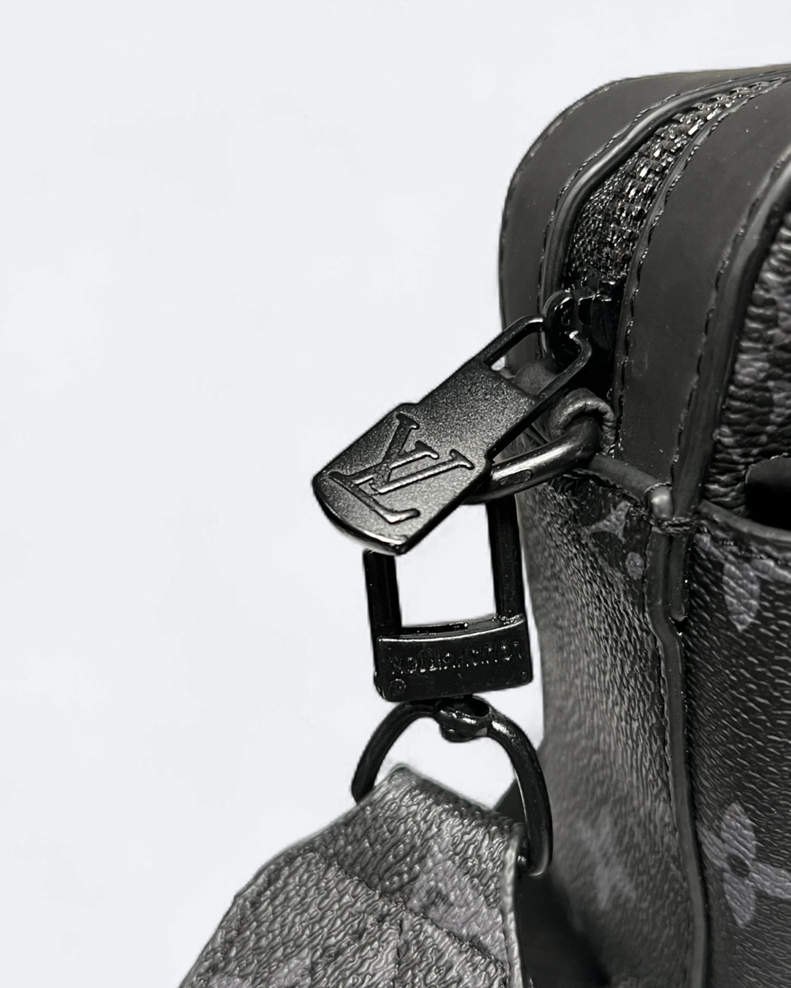 LVTN - Pattern Mini Messenger Bag - Black