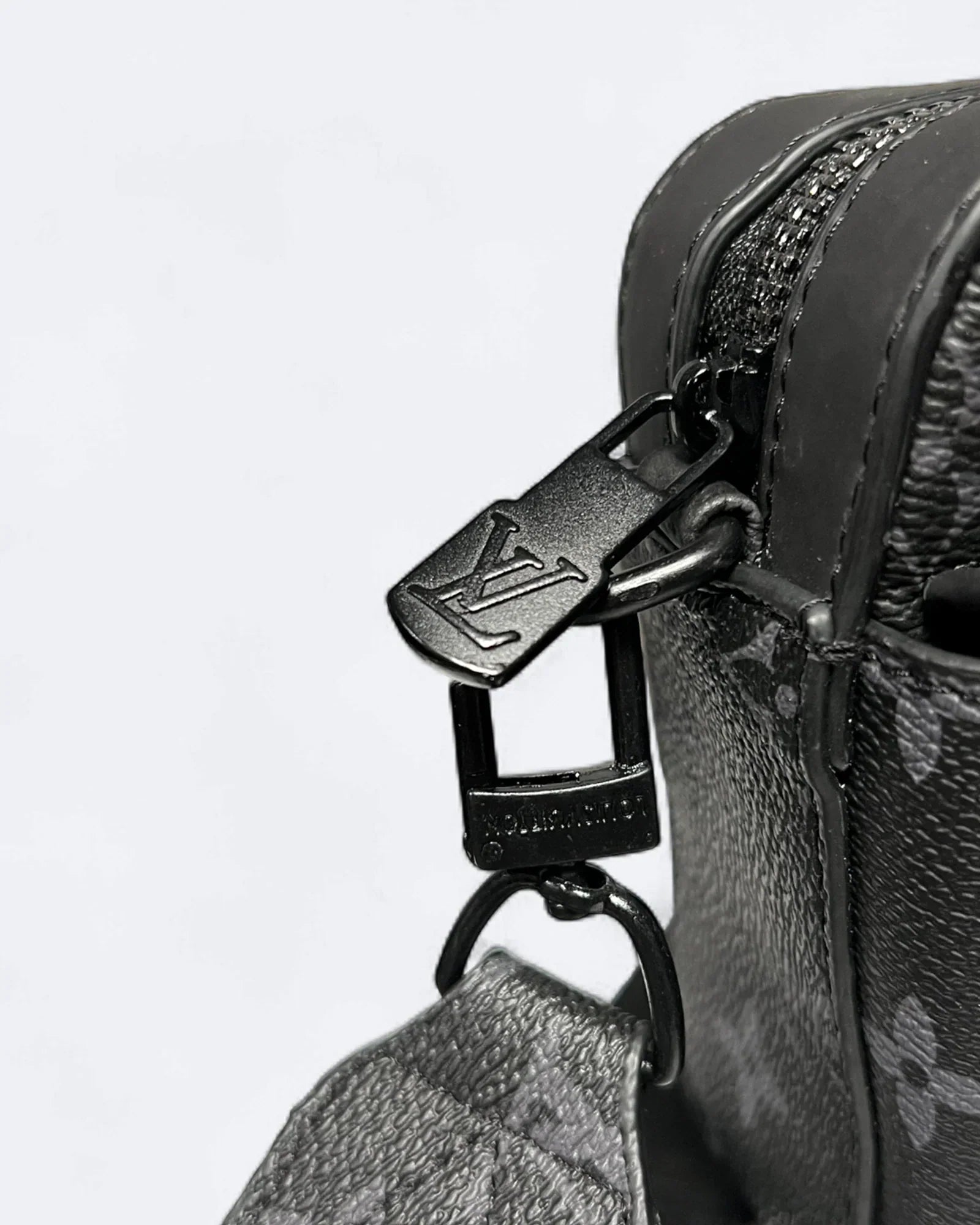 LVTN - Pattern Mini Messenger Bag - Black