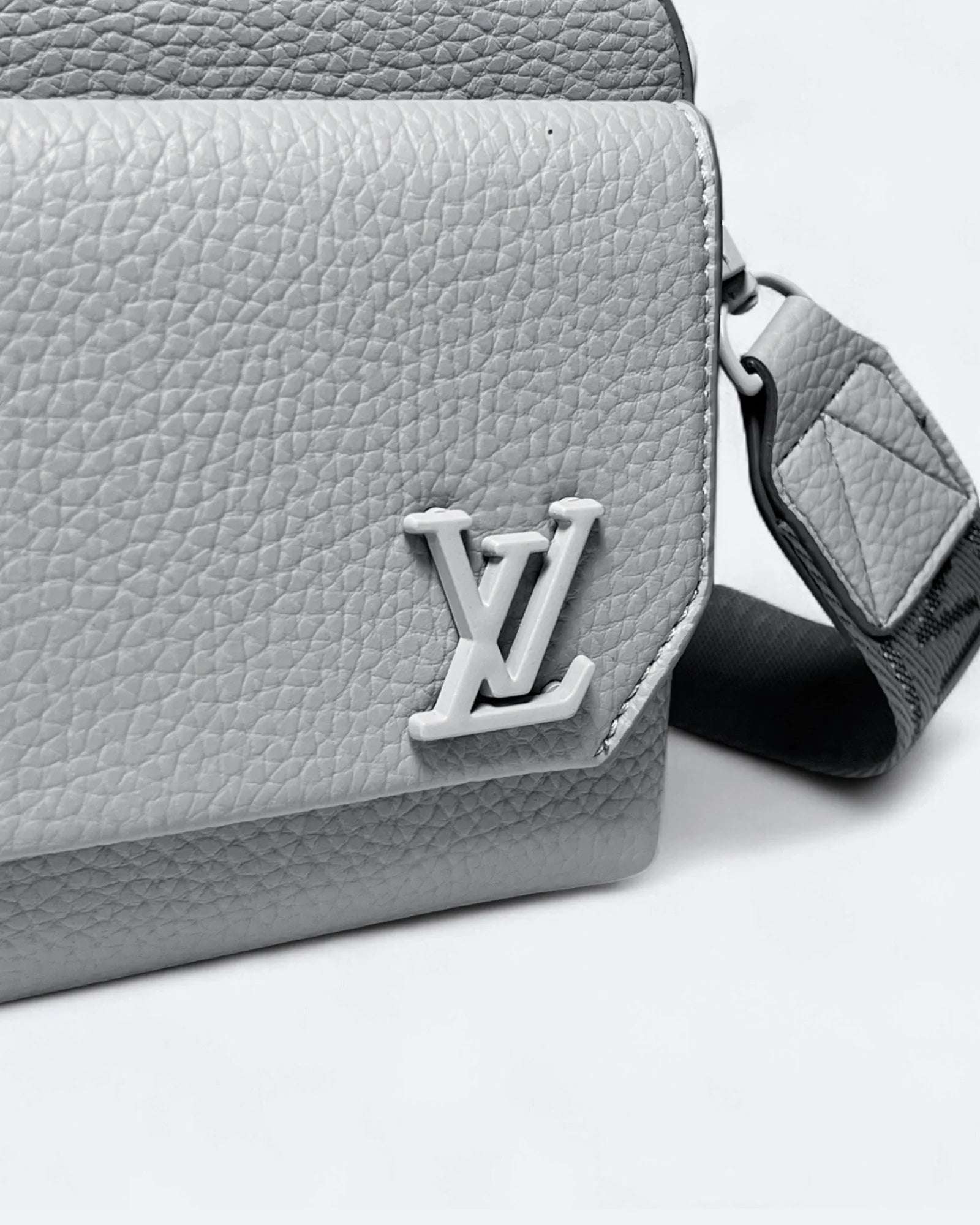 LVTN - Leather Mini Messenger Bag - Light Gray